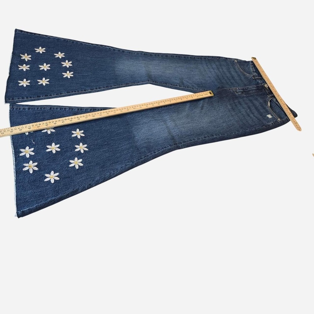 Flared Embroidered Blue Jeans Daisies- 29 - Picture 3 of 4